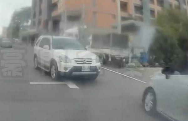 ▲彰化員林市發生對撞車禍。（圖／翻攝自黑色豪門企業）