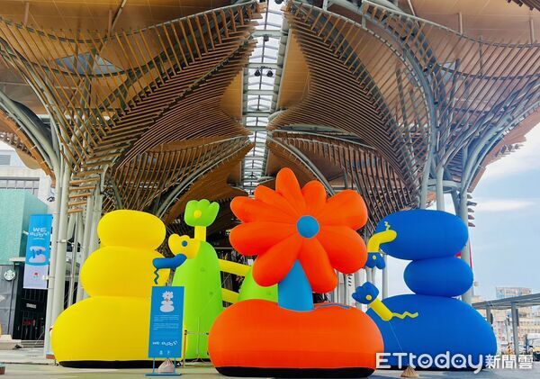▲▼由屢獲國際設計大獎的台灣藝術家陳普領軍打造四座高 4 至 5.5 公尺不等的「小石花」IP 氣球，造型富童趣、色彩繽紛。（圖／花蓮縣政府提供，下同）