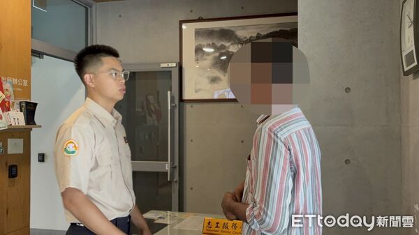 ▲印度籍男子RAMANATHAN DINESH（右）來台打工不成，向警方求助遣返回國。（圖／記者陸運陞翻攝）