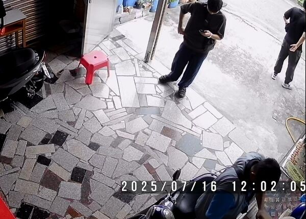 ▲彰化員林市民宅遭台南警分進入搜索。（圖／民眾提供）