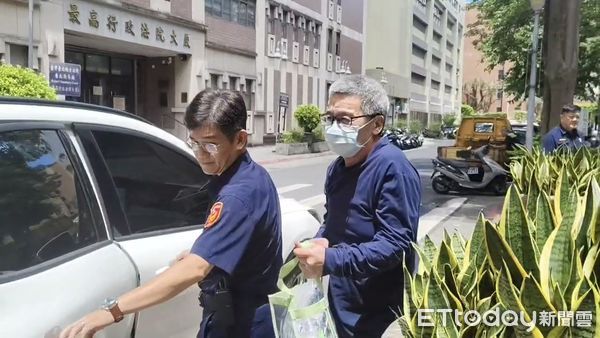 ▲▼京華城案4在押被告中，柯文哲的高中同學兼心腹李文宗，今（23日）順利交保2000萬元獲釋。（圖／記者黃哲民攝）