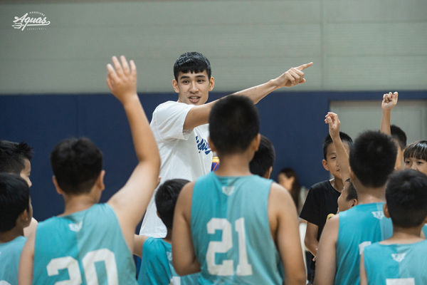 ▲于煥亞、唐維傑變身海派教頭指導學員。（圖／高雄全家海神提供）