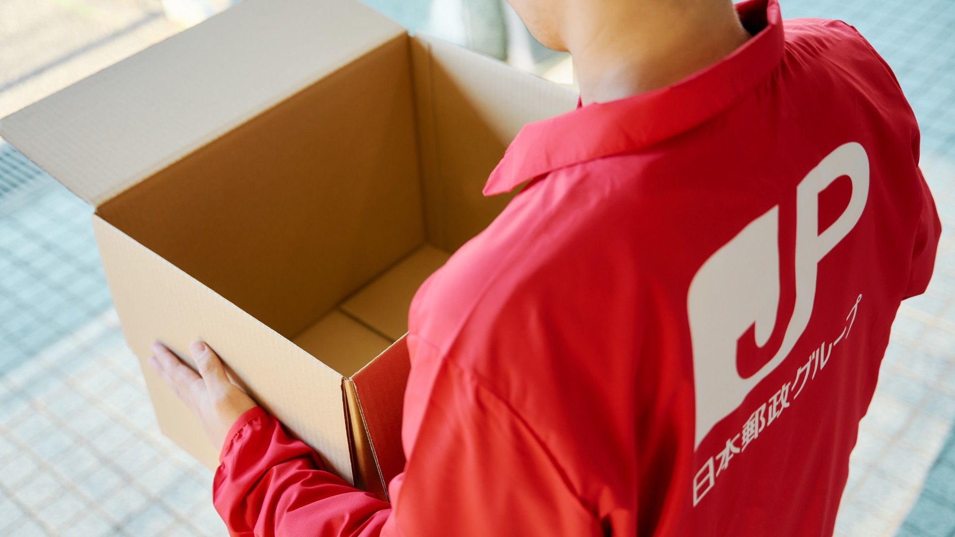 ▲▼日郵局變態男員工寄「用過保險套」給女同事！　超過20女受害。（圖／翻攝自JP 日本郵政株式会社）