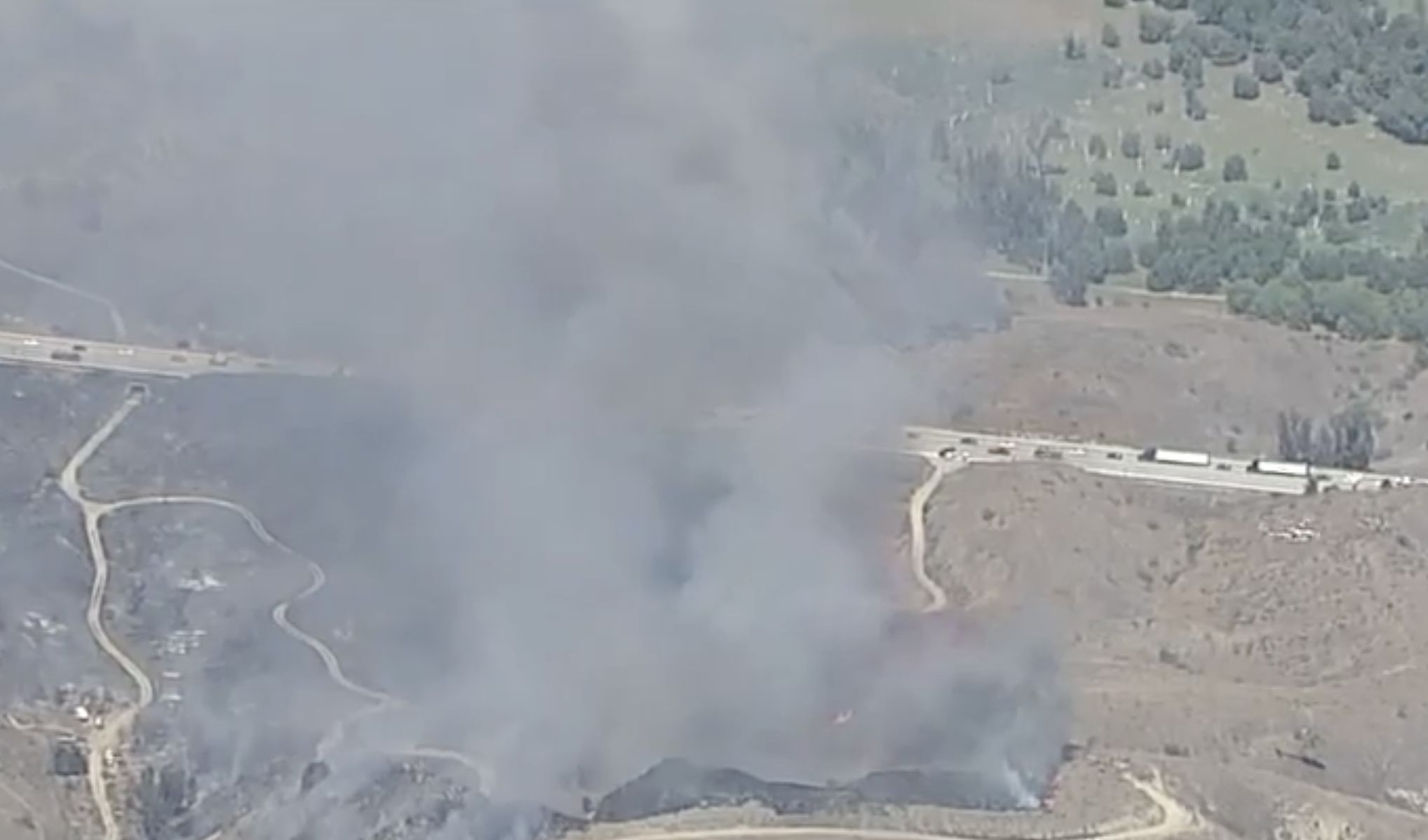 ▲加州奇諾發生野火。（圖／翻攝X）