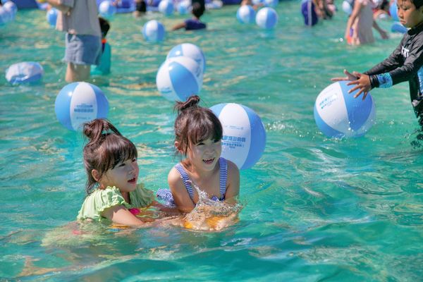 ▲▼高雄氣墊水樂園。（圖／高雄市政府觀光局提供）
