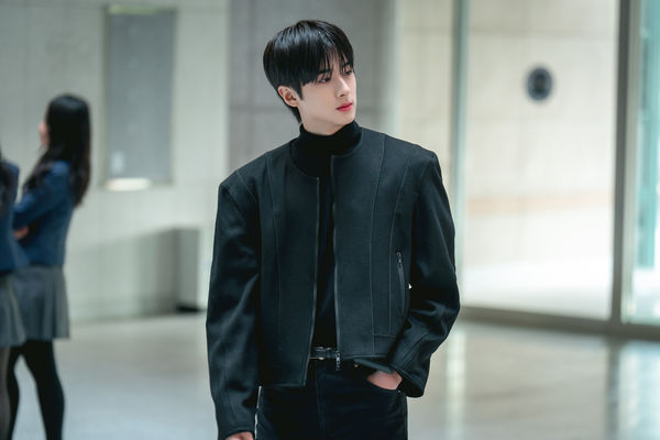 ▲▼金旻奎在《清潭國際高等學校2》飾演神秘轉學生「車辰旭」。（圖／friDay影音提供）