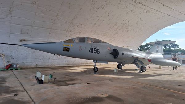 ▲「桃園航空城博物館」將於明（24日）起對外試營運，首場展覽「05警戒區」至8月31日限時開放，必看亮點是F-104G戰鬥機。（圖／桃園市文化局提供）