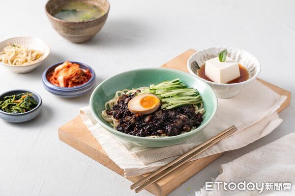 ▲韓姜熙的小廚房-韓式炸醬麵定食。（圖／豆府提供）