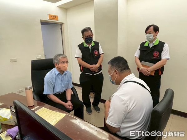 ▲▼嘉義地檢署、犯保嘉義分會關懷風災意外台電員工 。（圖／嘉義地檢署提供）