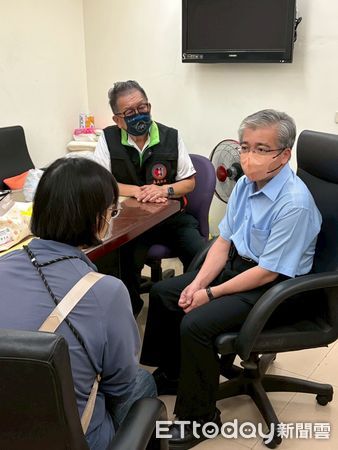 ▲▼嘉義地檢署、犯保嘉義分會關懷風災意外台電員工 。（圖／嘉義地檢署提供）