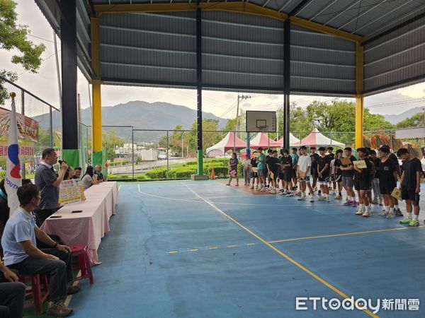 ▲▼  嘉義地檢署與青年朋友站一起！籃球鬥牛尬反詐，青春不沾毒！  。（圖／嘉義地檢署提供）