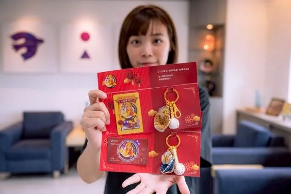 ▲2025媽祖趴主題日，中壢媽搭捷運進樂天球場