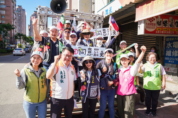 ▲▼民進黨新北黨公職接力車掃。（圖／蘇巧慧國會辦公室提供）