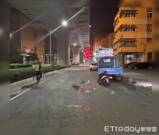 ▲▼高雄女騎士自撞貨車不治。（圖／記者陳宏瑞翻攝）