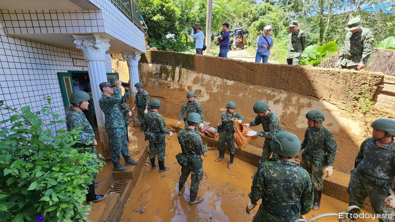 國軍出動助埔里土石流受災戶清理　水保技師會勘抓到元凶