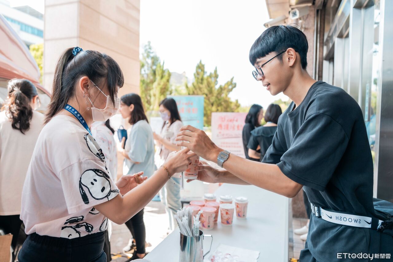 雲林縣衛生局攜手U Café　U=U去愛滋歧視
