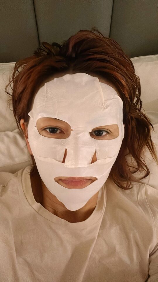 ▲▼孫燕姿生日曬面膜照   。（圖／翻攝孫燕姿臉書）