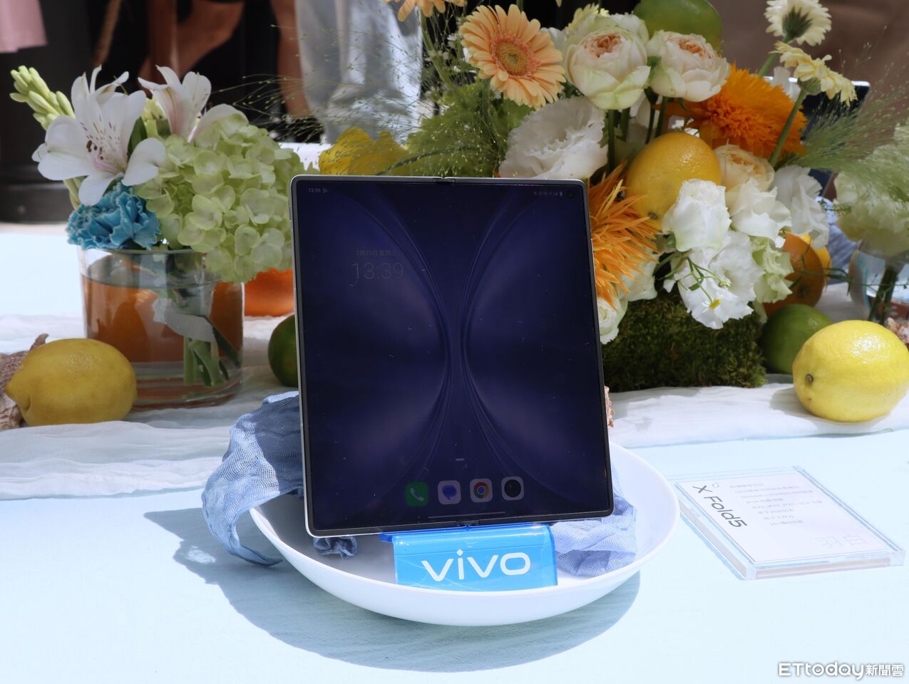 ▲▼     vivo X Fold5        。（圖／記者蘇晟彥攝）
