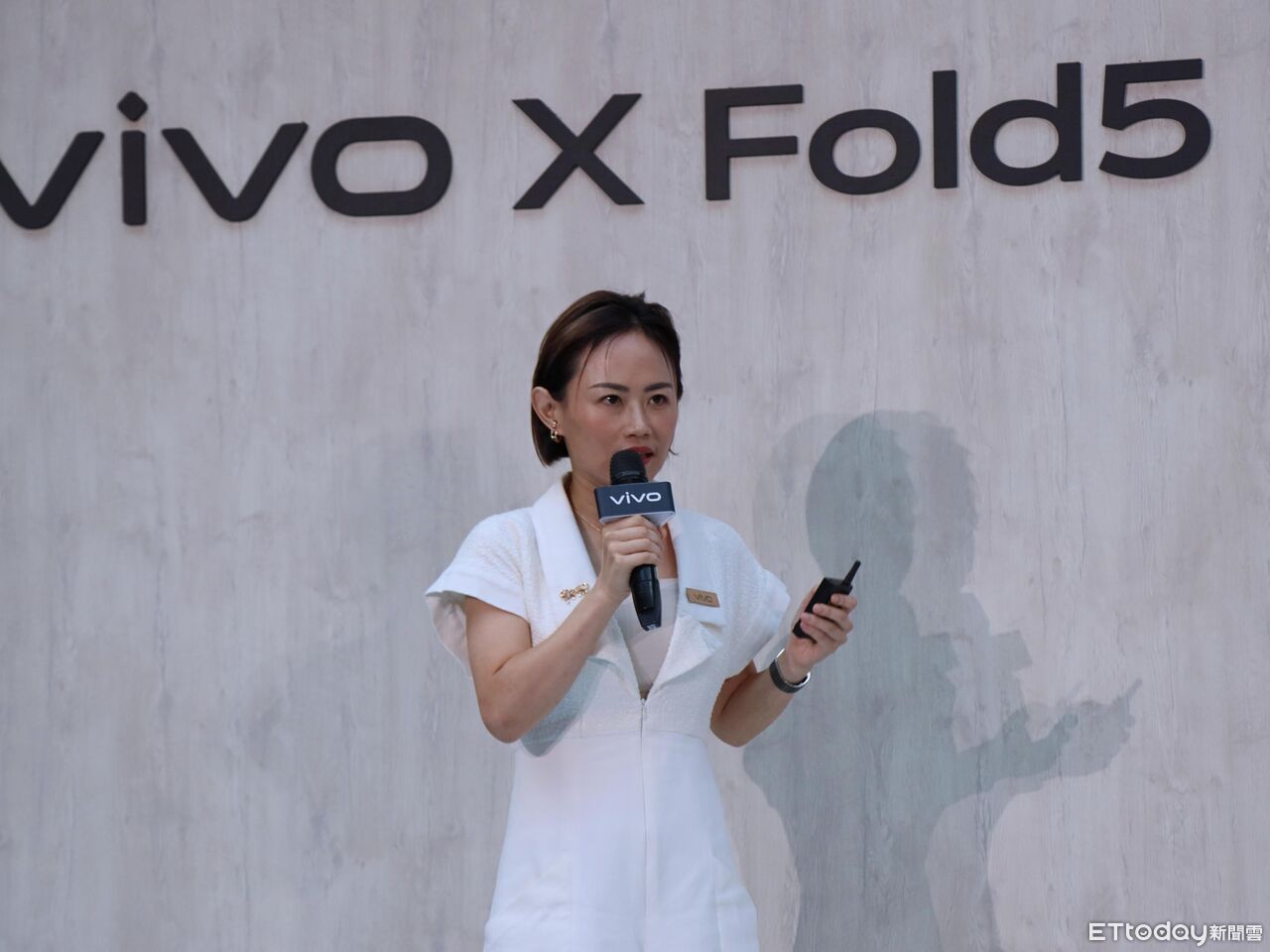 ▲▼     vivo X Fold5        。（圖／記者蘇晟彥攝）