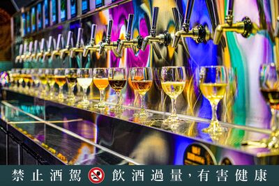 馬辣升級「6米長浮誇酒水牆」暢飲！