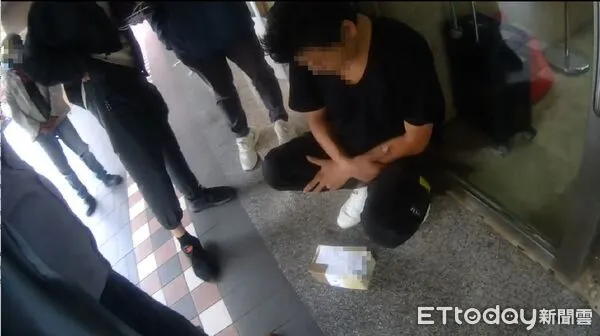 ▲竹聯幫明仁會蔡姓不法份子經營詐騙集團，警方循線逮捕藏匿小旅館的蔡嫌，本月中旬擴大拘捕13名共犯。（圖／記者楊永盛翻攝）