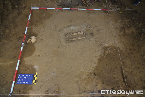 ▲文資處於中西區大銃段進行文資調查作業，期間發現清至日治時期人骨，已依法處理。（記者林東良翻攝，下同）