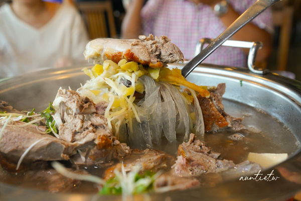▲▼草根廚房餐廳。（圖／部落客水晶安蹄不務正業過生活授權提供）
