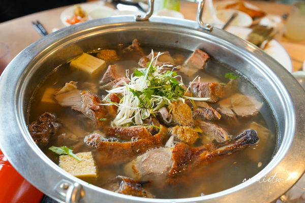 ▲▼草根廚房餐廳。（圖／部落客水晶安蹄不務正業過生活授權提供）