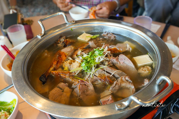 ▲▼草根廚房餐廳。（圖／部落客水晶安蹄不務正業過生活授權提供）