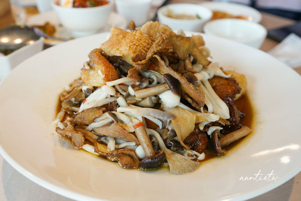 ▲▼草根廚房餐廳。（圖／部落客水晶安蹄不務正業過生活授權提供）