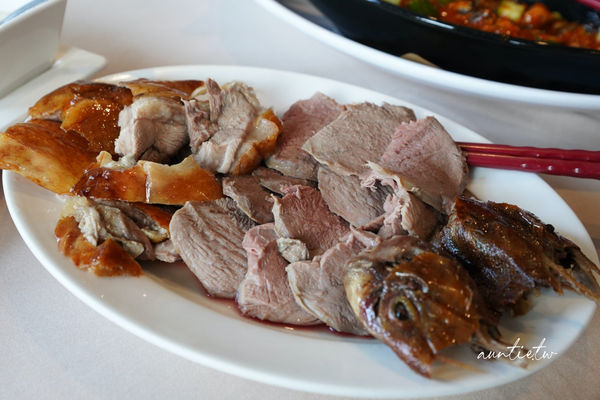 ▲▼草根廚房餐廳。（圖／部落客水晶安蹄不務正業過生活授權提供）