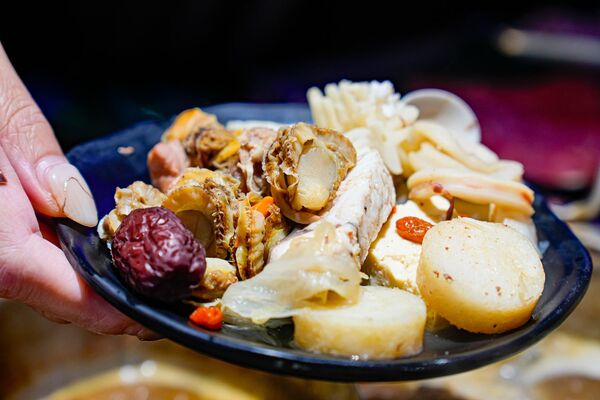 ▲▼馬辣頂級麻辣鍋 漢口店。（圖／部落客混血珊莎的奇幻旅程授權提供）