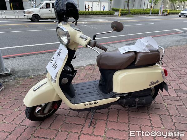▲台南分署受檢方囑託將拍賣多輛扣押車輛與機具，2018年AMG GLE43賓士車、KOMATSU、KOBELCO等挖土機及多輛聯結車將公開拍賣，民眾可於拍賣日前先行觀覽。（記者林東良翻攝，下同）