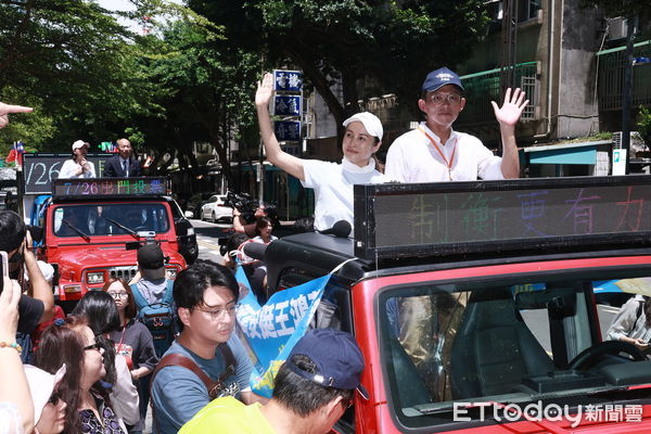 ▲▼韓國瑜院長、黃國昌主席、高金素梅委員陪同王鴻薇車隊掃街（圖／記者劉亮亨攝）