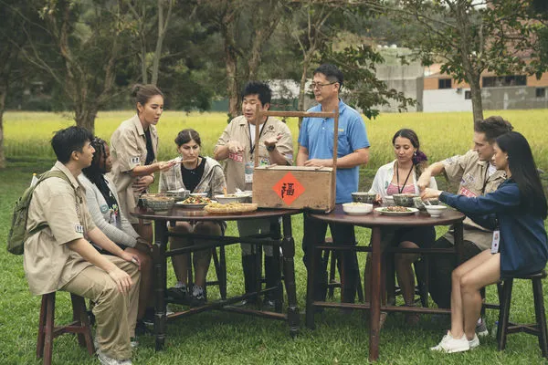 ▲▼ 《胡來旅行社》帶領外國遊客認識臺灣之美及客家文化            。（圖／客家電視台提供）