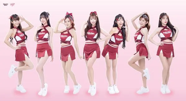 ▲將出發美國的女孩。琳妲(左起)、嘎琳、小紫、曲曲、筠熹、穎樂、岱縈。（圖／樂天桃猿提供）