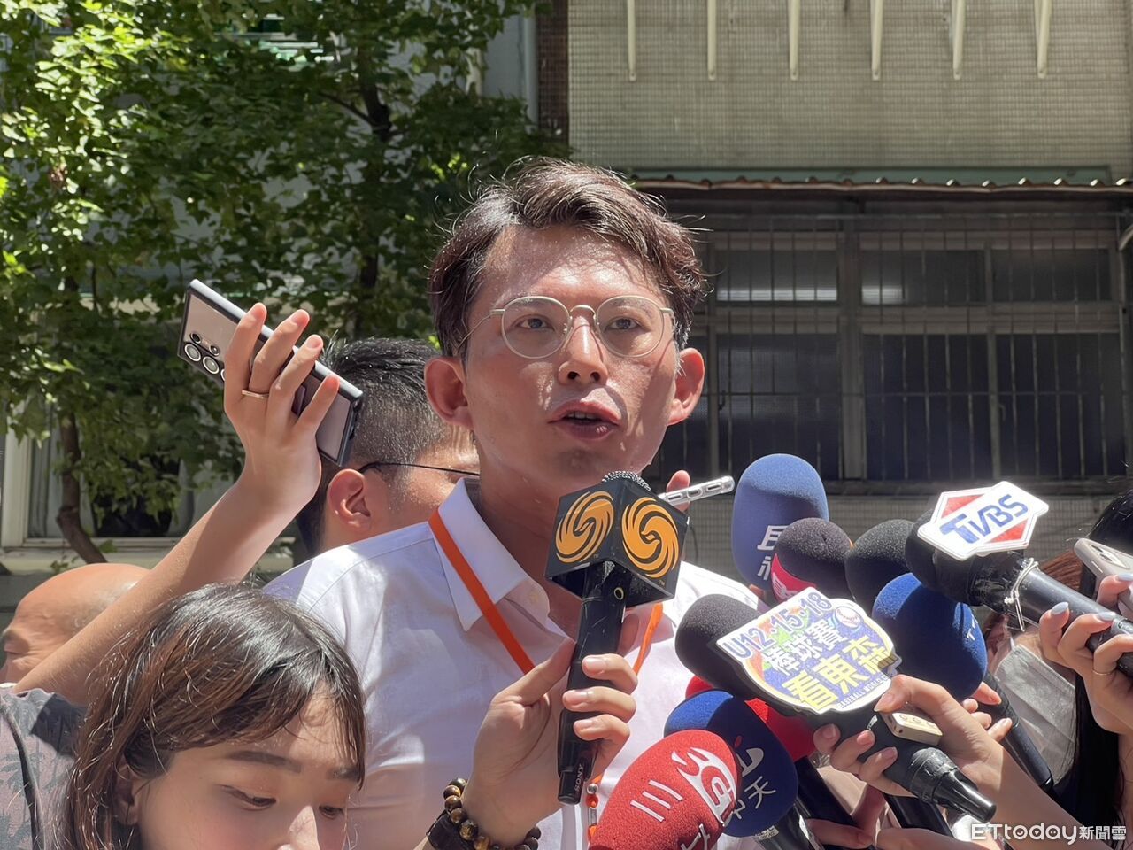 柯文哲大罷免投票遭駁回　黃國昌喊話小草「726為阿北投下這一票」