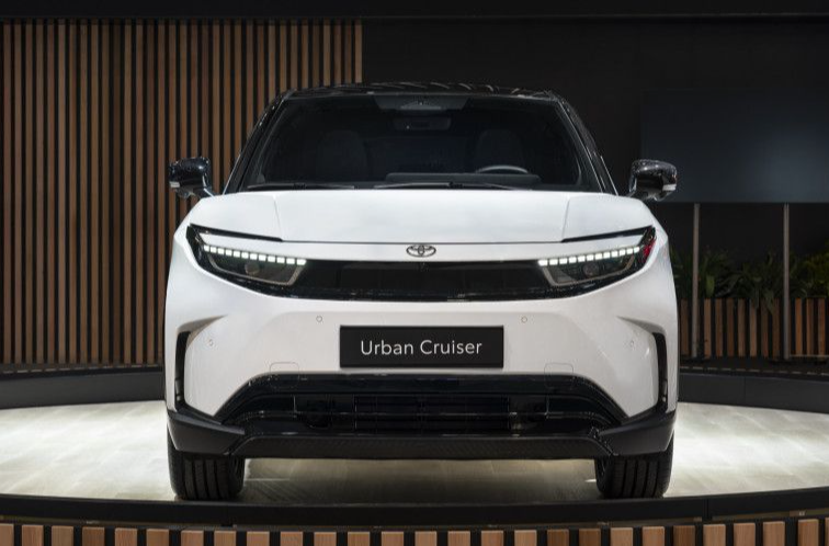▲TOYOTA Urban Cruiser電動休旅這回跑到印尼車展，展現拓展電車市場野心。（圖／翻攝自TOYOTA）