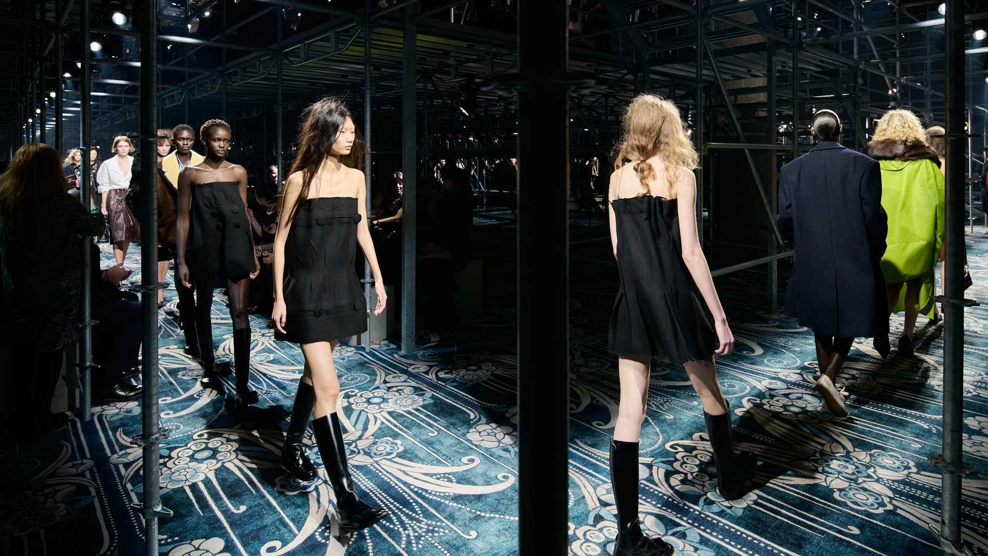 ▲▼ prada  。（圖／記者鮑璿安攝）