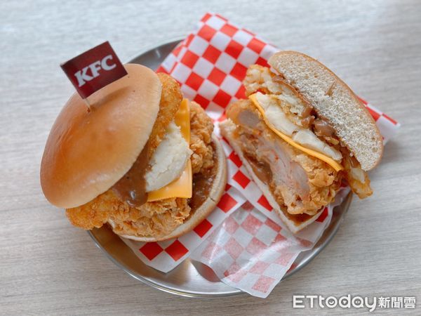▲▼肯德基台灣升級版「肉汁薯泥咔啦雞腿堡」。（圖／記者蕭筠攝）