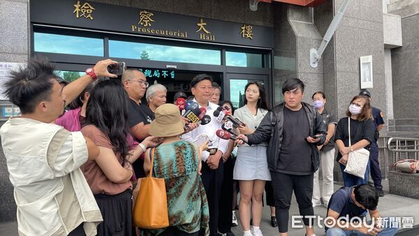 ▲▼立法委員傅崐萁24下午正式現身花蓮地方法院按鈴申告。（圖／記者柯政踍提供，下同）