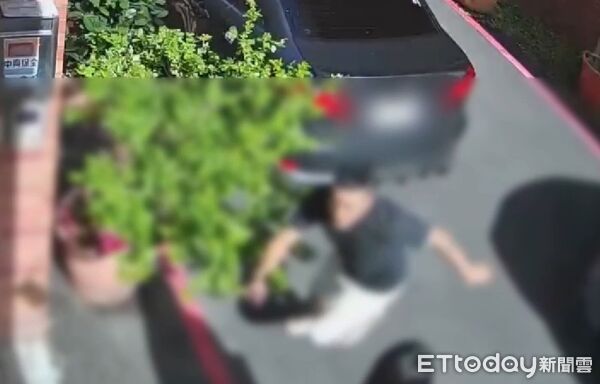 ▲砍人兇嫌從2樓跳窗逃逸，今已遭警方逮捕。（圖／記者郭世賢翻攝）