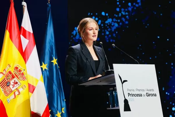 萊昂諾公主在「希羅納公主獎」頒獎典禮上發表演說。（翻攝casareal.es）