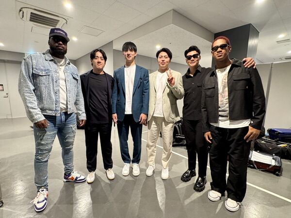 ▲清宮幸太郎（右二）穿厚底鞋展現「新庄Style」。（圖／截自火腿官方IG）