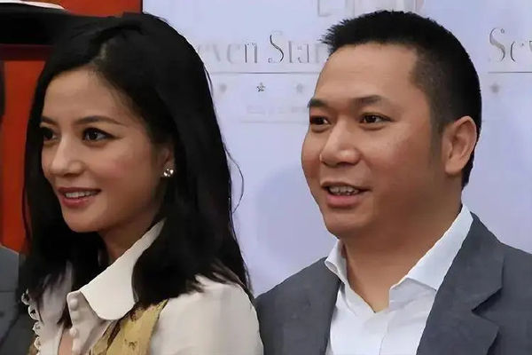 ▲趙薇女兒小四月已經15歲了。（圖／翻攝自微博）