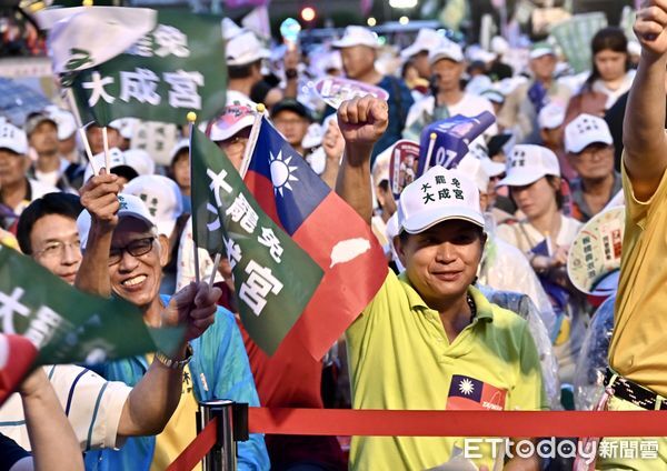 ▲▼ 罷團舉辦「罷免投同意，台灣需要你」迎向成功凱道晚會。（圖／記者李毓康攝）