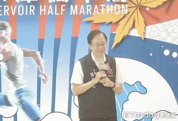 ▲2024桃園半程馬拉松-石門水庫楓半馬將於明日起開放報名，市長張善政在記者會上呼籲全國鄉踴躍報名。（圖／記者沈繼昌攝）