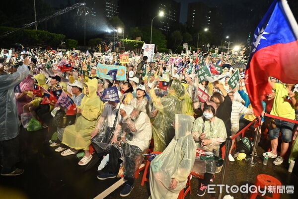 ▲▼ 罷團舉辦「罷免投同意，台灣需要你」迎向成功凱道晚會。（圖／記者李毓康攝）