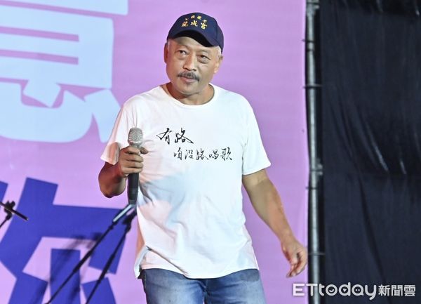 ▲▼ 罷團舉辦「罷免投同意，台灣需要你」迎向成功凱道晚會，謝銘祐開場表演。（圖／記者李毓康攝）
