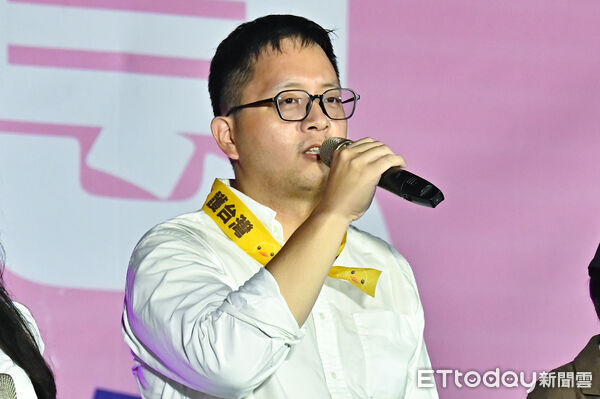 ▲▼罷團舉辦「罷免投同意，台灣需要你」迎向成功凱道晚會，周軒。（圖／記者李毓康攝）